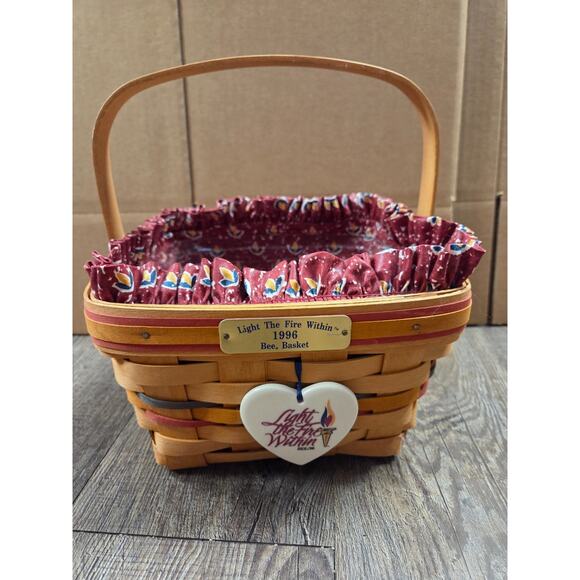 Longaberger 1996 Light The Fire Within Bee Basket Large Berry Signed - Picture 1 of 7